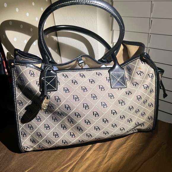 Dooney&Burke Vintage Black Leather & Tan Canvas Tote - great overall condition - Picture 2 of 15